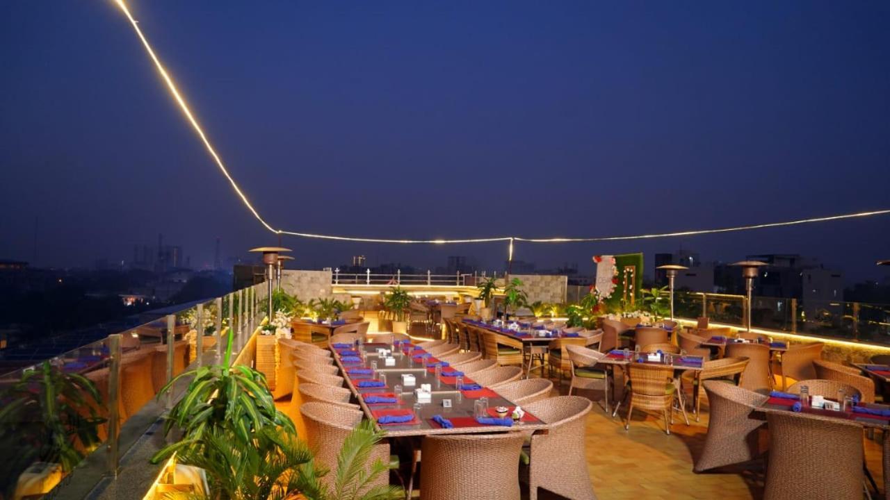 Hotel Oban Lahore Bagian luar foto