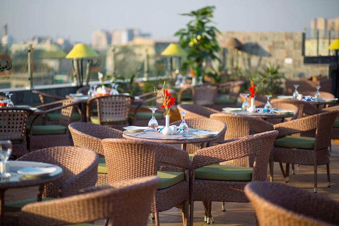 Hotel Oban Lahore Bagian luar foto