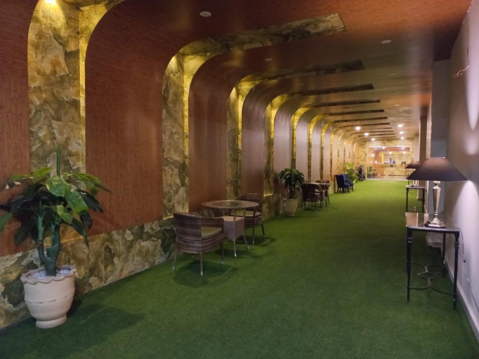 Hotel Oban Lahore Bagian luar foto