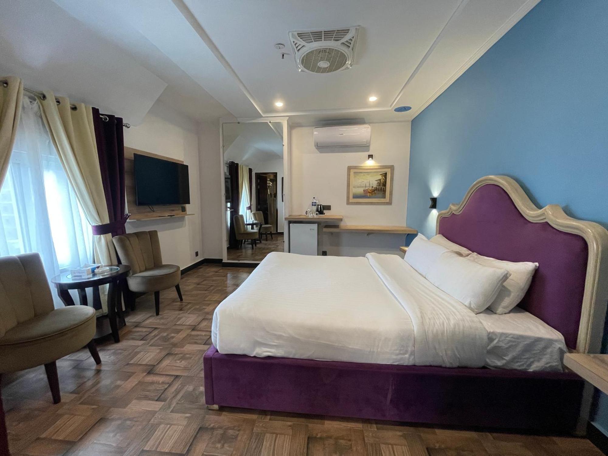 Hotel Oban Lahore Bagian luar foto