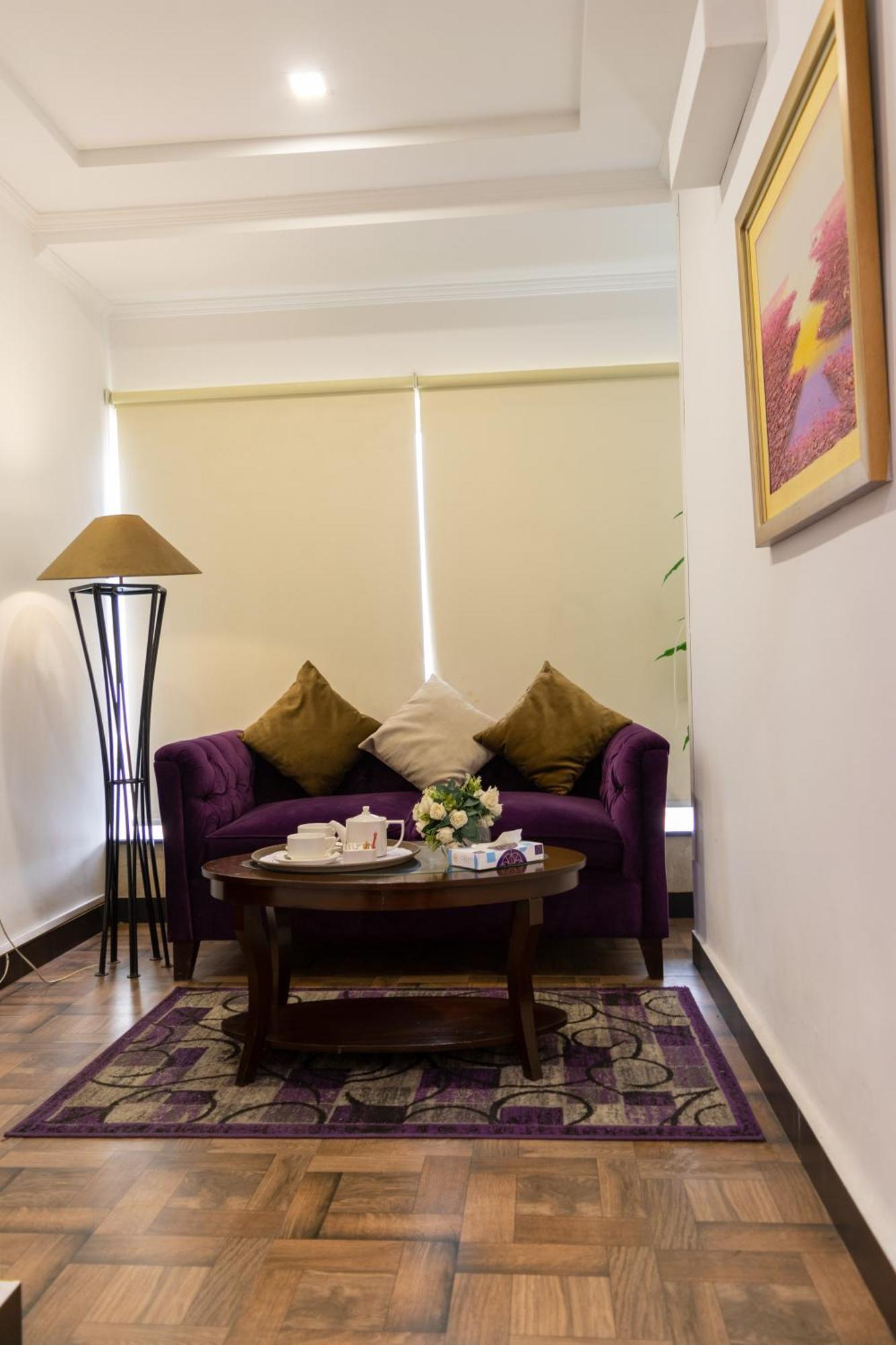 Hotel Oban Lahore Bagian luar foto