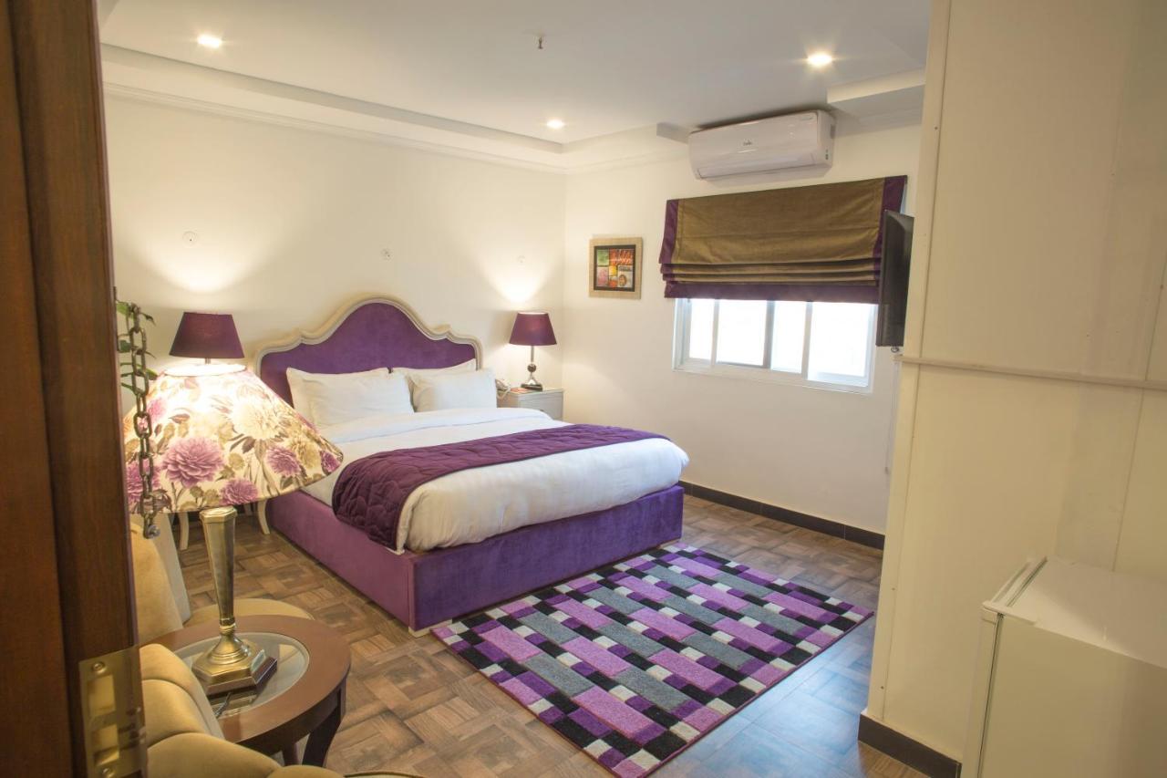 Hotel Oban Lahore Bagian luar foto