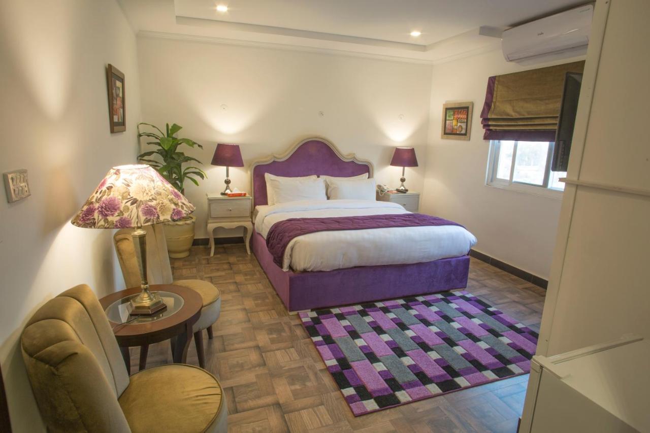 Hotel Oban Lahore Bagian luar foto